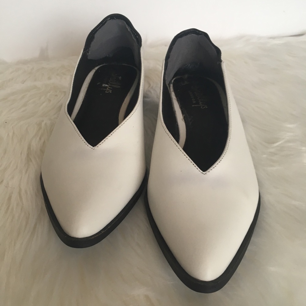 Shellys London White Gladys Ballet Flat / Size 6